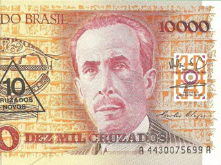 Com o plano Color em vigor e a baixa de investimentos industriais, surgiram as primeiras residências de alto padrão para reformas. Também foi construída a 1ª residência nova.