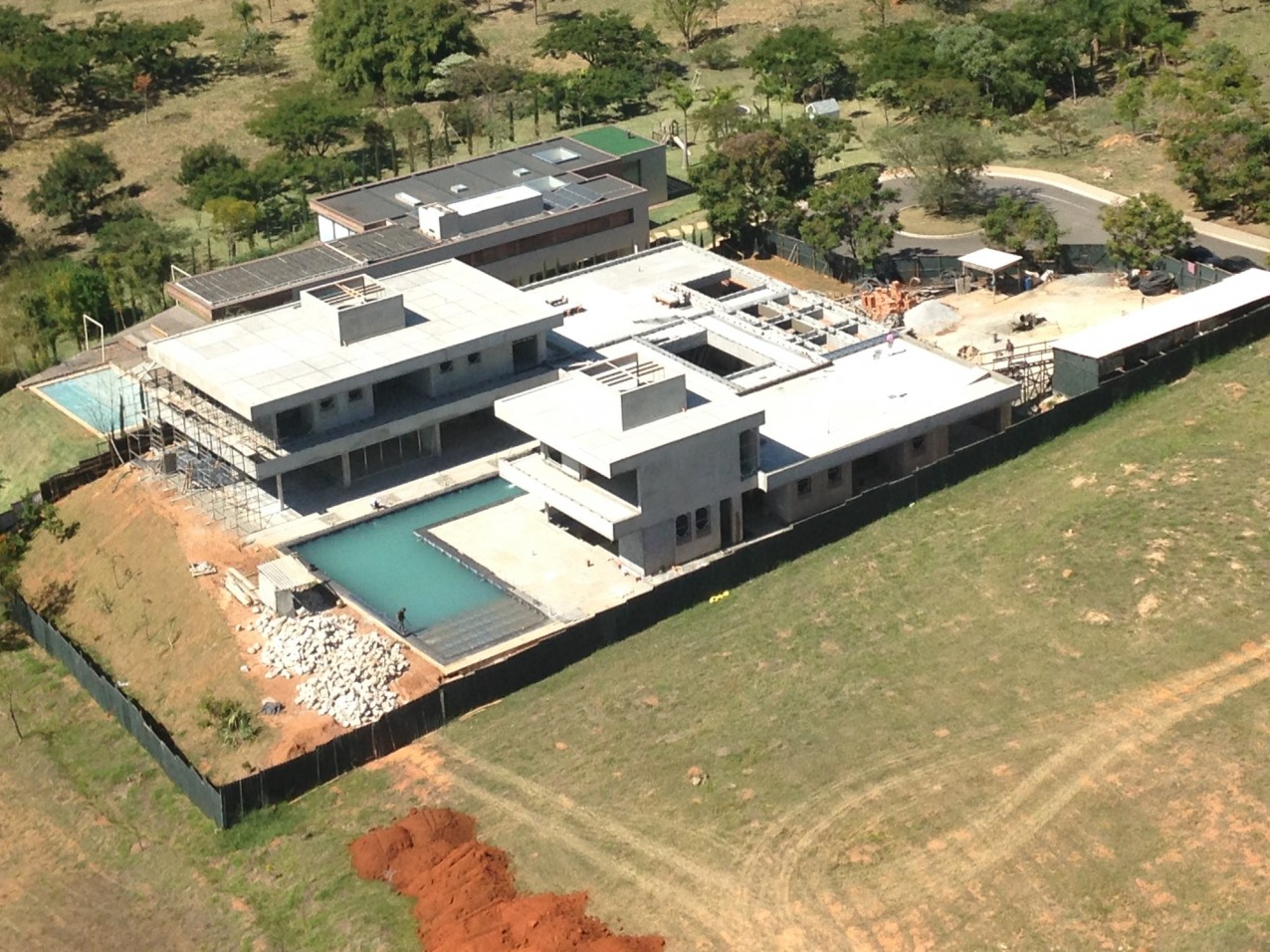 Obra residencial Fazenda da Grama 2