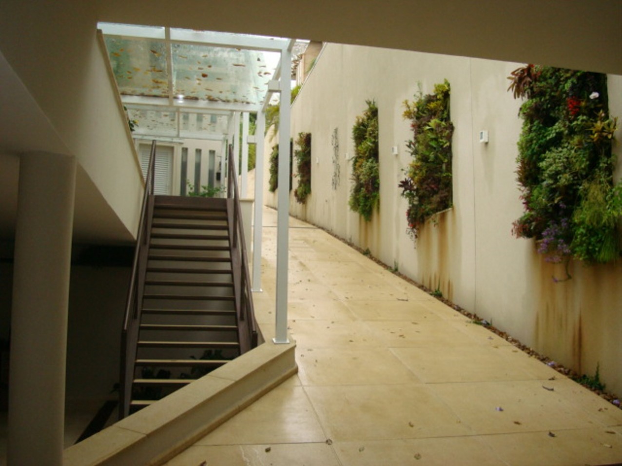 Obra residencial Alphaville - Corredor interno