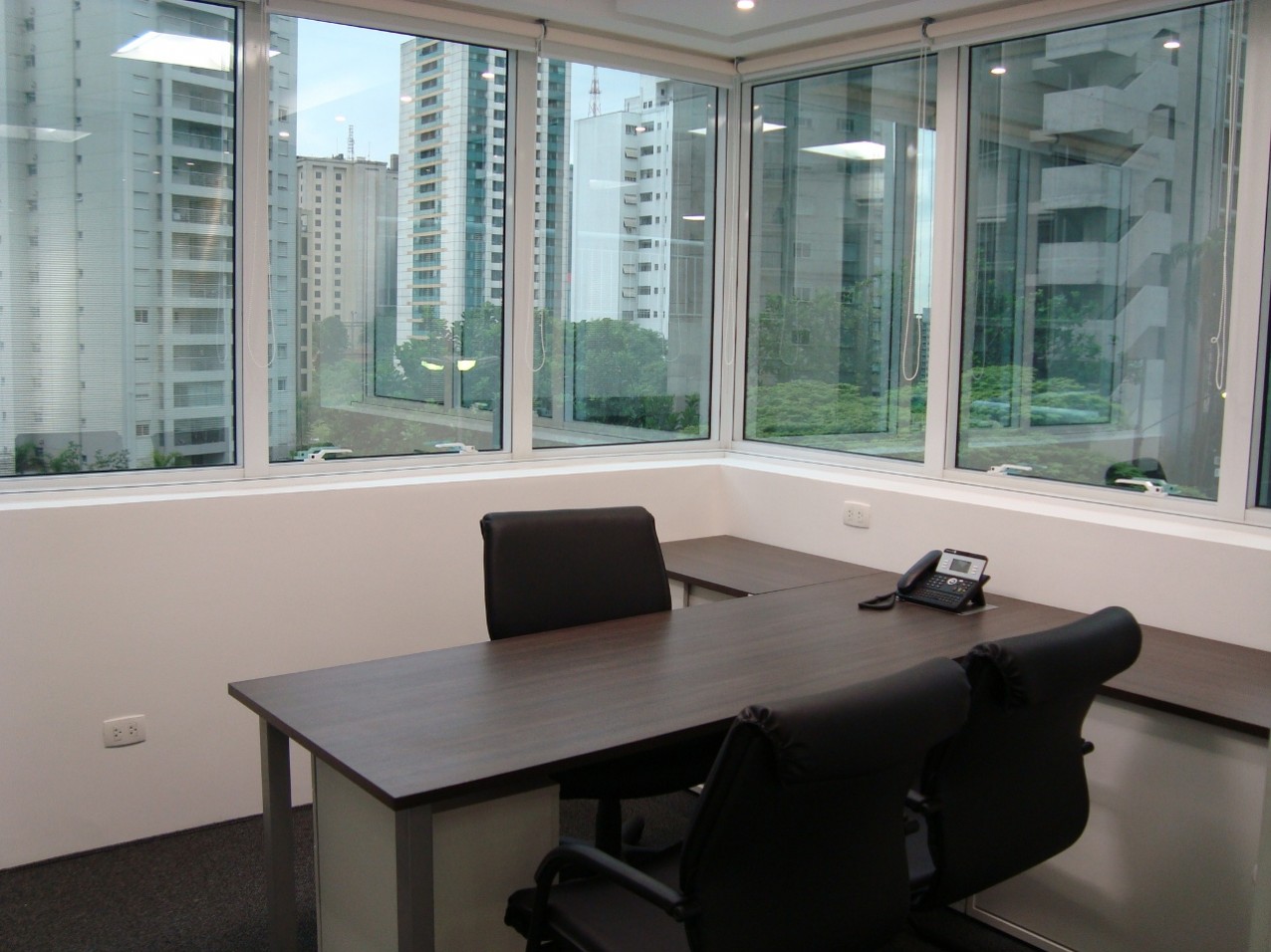 Obra corporativa Thermofischer - Sala do diretor