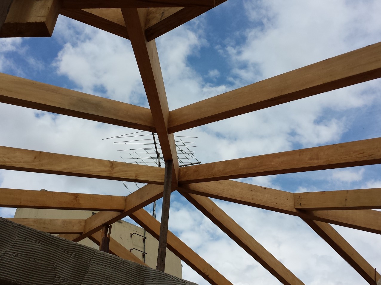 Obra residencial em andamento - Vila Madalena