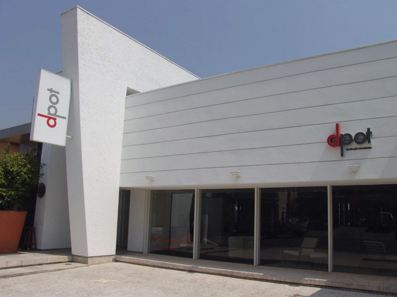 Obra comercial D.Pot - Fachada