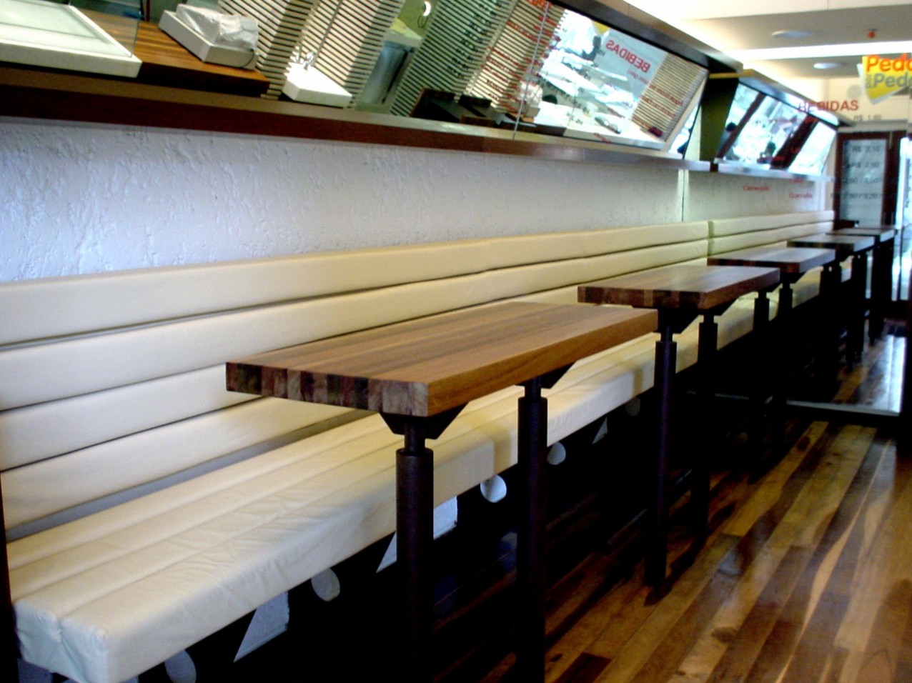 Obra comercial pedaco por pedaco - Balcao